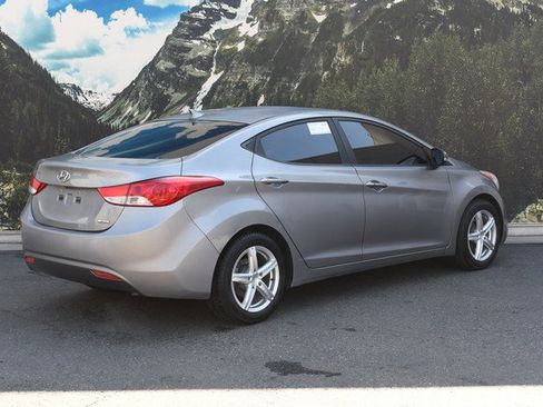 Used 2011 Hyundai Elantra Limited w/ Premium Pkg 5 FWD image 3