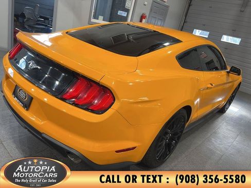 Used 2019 Ford Mustang Coupe RWD image 6