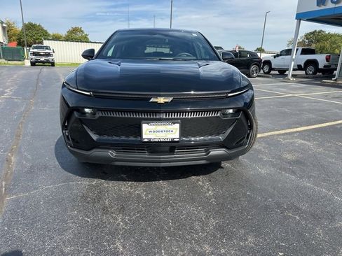 New 2026 Chevrolet Equinox EV LT image 8