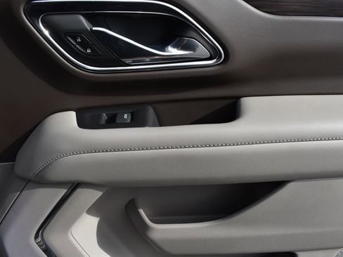 Used 2023 Chevrolet Tahoe Z71 w/ Luxury Package image 15