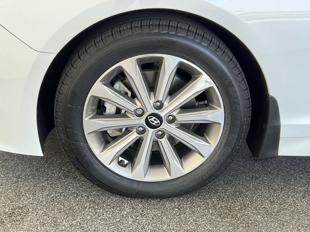 Used 2017 Hyundai Sonata Limited FWD image 28