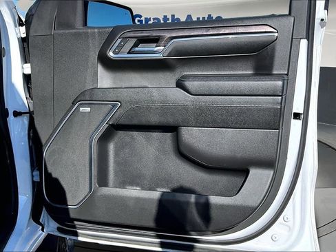 Used 2024 Chevrolet Silverado 1500 LTZ image 28