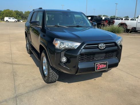 Used 2022 Toyota 4Runner SR5 Premium image 2