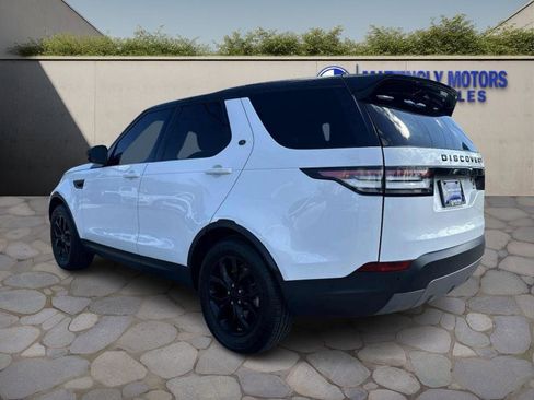 Used 2018 Land Rover Discovery SE image 5