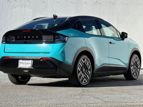 New 2026 Nissan Leaf Platinum+ image 4