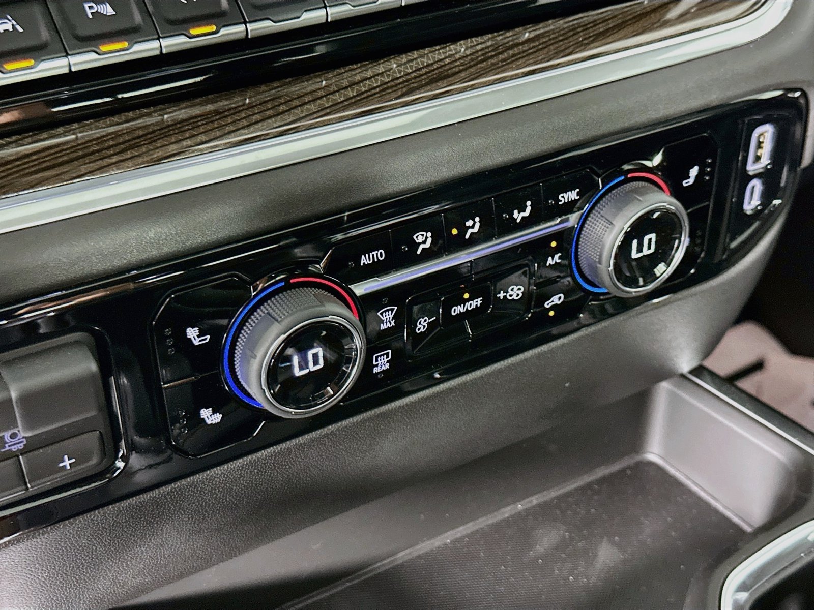 New 2026 Chevrolet Silverado 1500 RST AWD/4WD image 16
