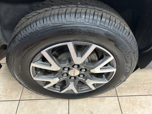 Used 2020 GMC Acadia SLE image 19