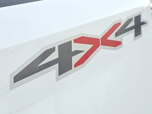 Used 2025 Chevrolet Silverado 2500 LT w/ Convenience Package image 8