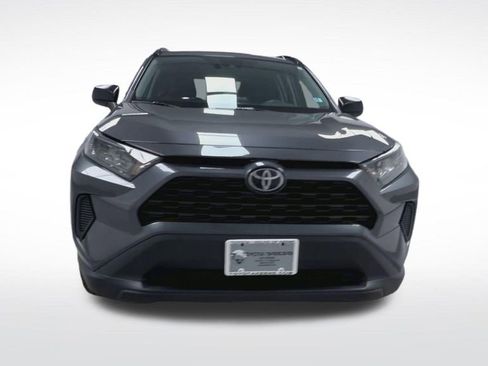 Used 2019 Toyota RAV4 LE AWD/4WD image 3