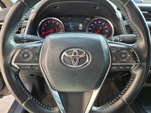 Used 2020 Toyota Camry XSE image 9