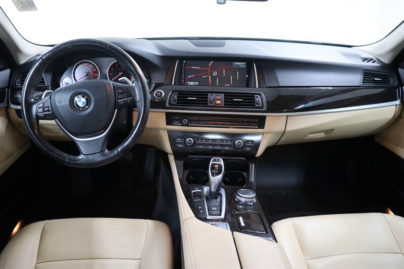 Used 2016 BMW 535i xDrive Sedan AWD/4WD image 9