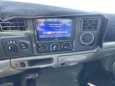 Used 2004 Ford F250 XL AWD/4WD image 16