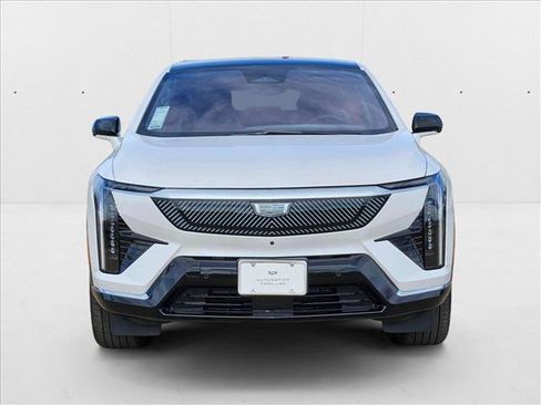 New 2025 Cadillac Optiq Luxury 1 image 6