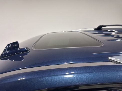 Used 2019 Cadillac Escalade Premium Luxury image 10