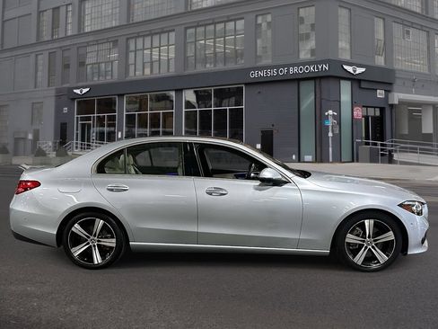Used 2023 Mercedes-Benz C 300 4MATIC Sedan image 6
