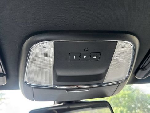 Used 2015 Dodge Charger SXT RWD image 19