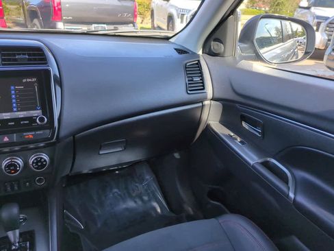 Used 2025 Mitsubishi Outlander Sport SE image 16