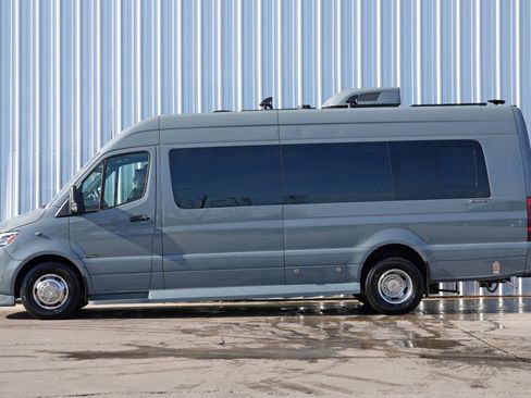Used 2023 Mercedes-Benz Sprinter 3500 w/ Parking Package image 94