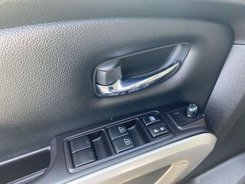 Used 2021 Nissan Titan SV w/ SV Convenience Package AWD/4WD image 11