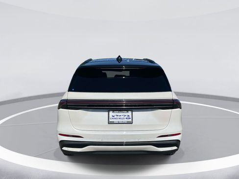 Used 2025 Lincoln Nautilus Black Label w/ Jet Appearance Package AWD/4WD image 5