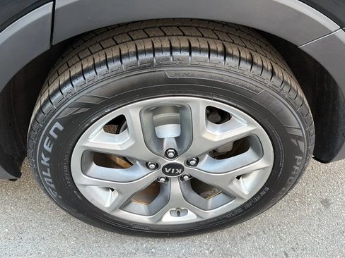 Used 2019 Kia Sorento EX AWD/4WD image 9