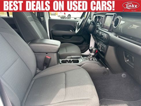 Used 2021 Jeep Gladiator Overland AWD/4WD image 25