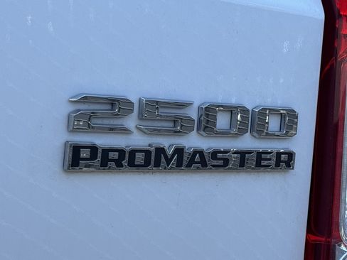 Used 2024 RAM ProMaster 2500 w/ Convenience Group FWD image 8