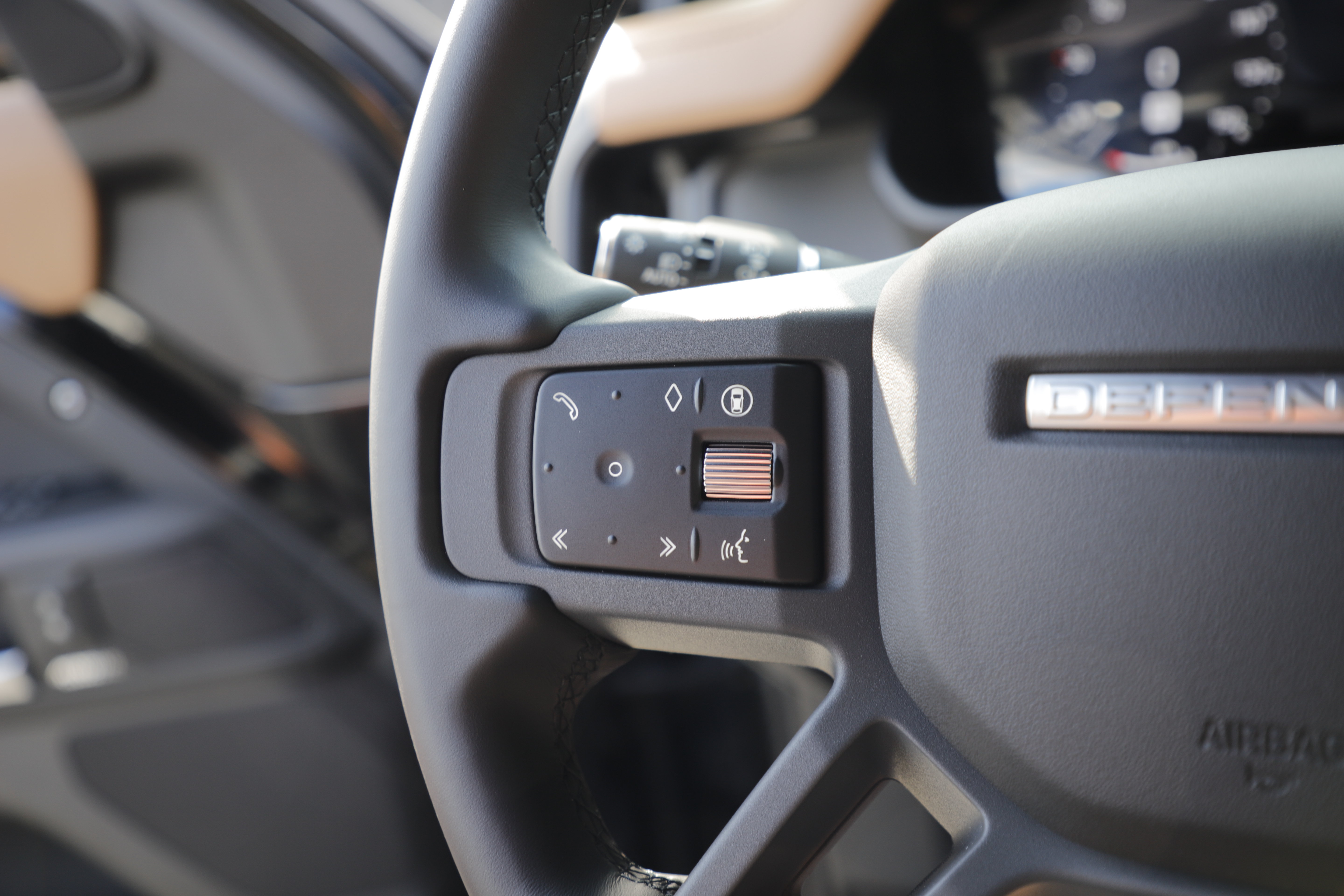 New 2026 Land Rover Defender 110 X-Dynamic SE AWD/4WD image 25