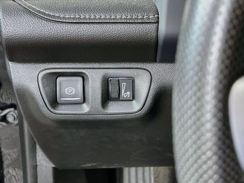 Certified 2023 GMC Acadia SLE w/ Driver Convenience Package AWD/4WD image 9