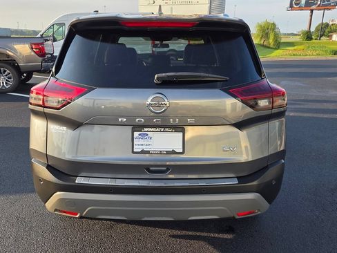 Used 2021 Nissan Rogue SV w/ Premium Package FWD image 8