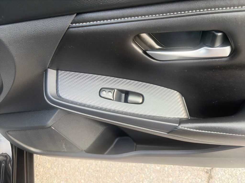 Used 2024 Nissan Sentra SV FWD image 41