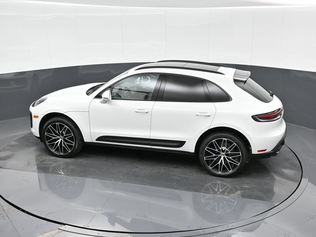 Certified 2026 Porsche Macan AWD/4WD image 27