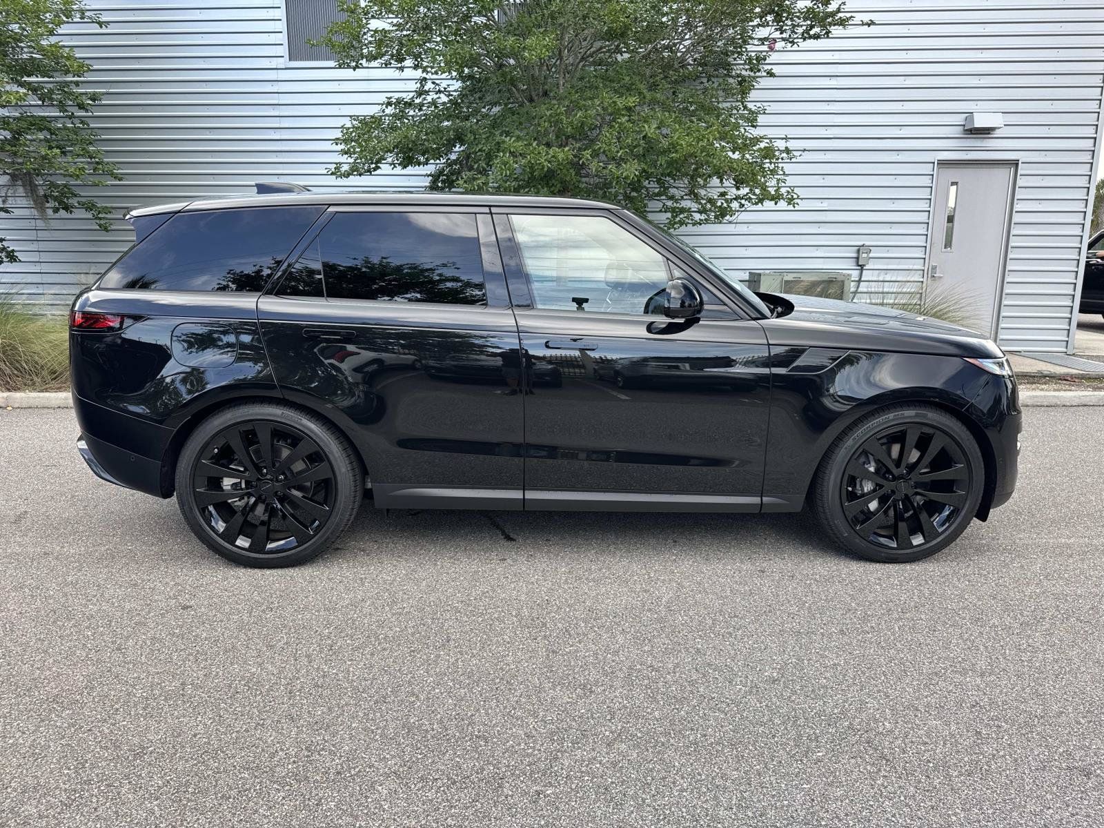 New 2026 Land Rover Range Rover Sport SE AWD/4WD image 5