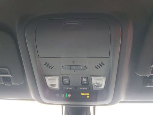 Certified 2019 Chevrolet Blazer Premier w/ Sun and Wheels Package image 40