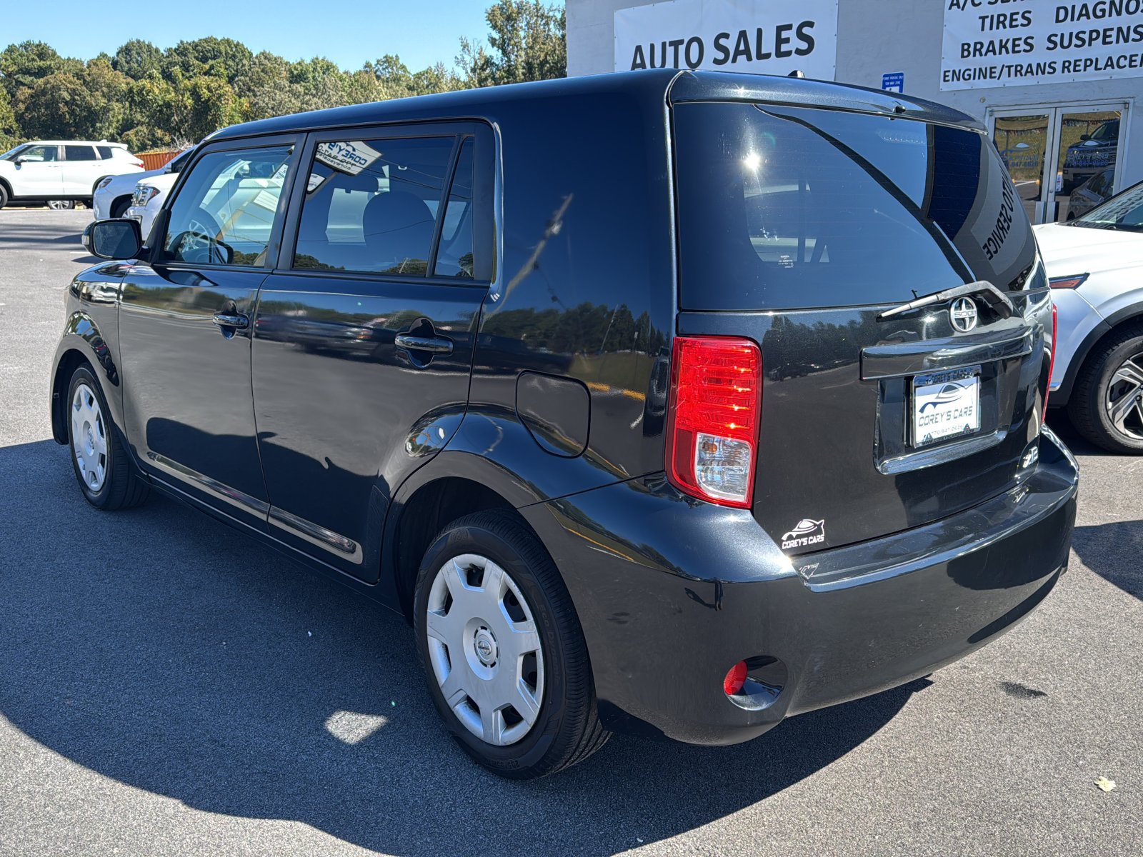 Used 2012 Scion xB FWD image 3