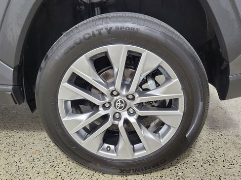 Used 2022 Toyota RAV4 XLE Premium FWD image 8