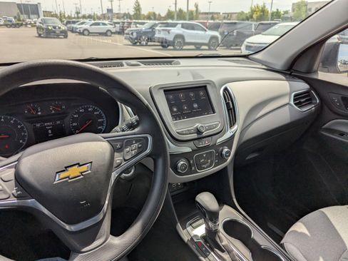 Certified 2022 Chevrolet Equinox LS w/ LPO, Floor Liner Package AWD/4WD image 20