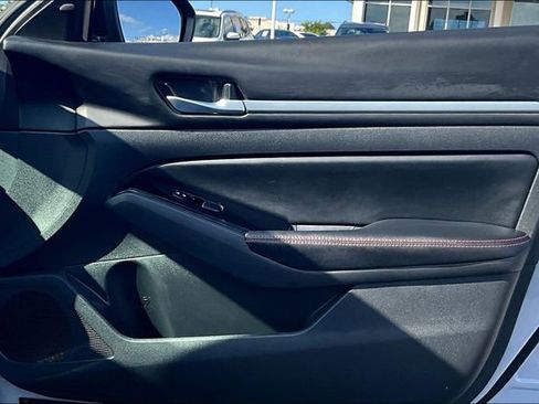 Certified 2025 Nissan Altima 2.5 SR image 25