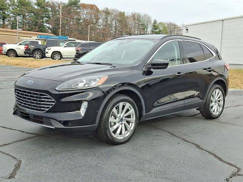 Certified 2021 Ford Escape Titanium w/ Titanium Elite Package image 3