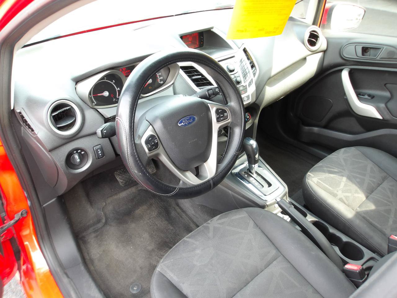 Used 2013 Ford Fiesta SE FWD image 9