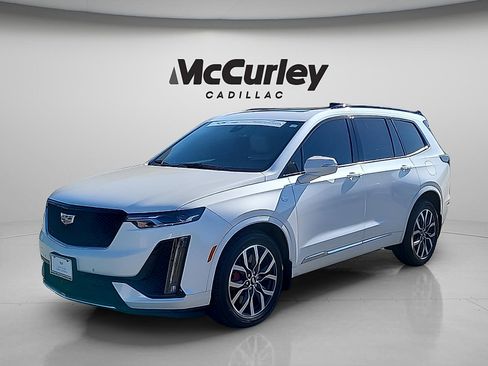 Used 2023 Cadillac XT6 Sport AWD/4WD image 3