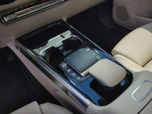 Used 2023 Mercedes-Benz GLB 250 4MATIC image 26