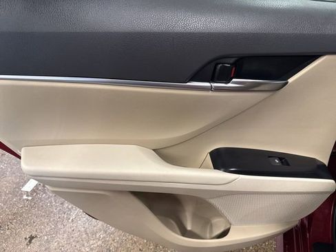 Used 2019 Toyota Camry LE FWD image 20