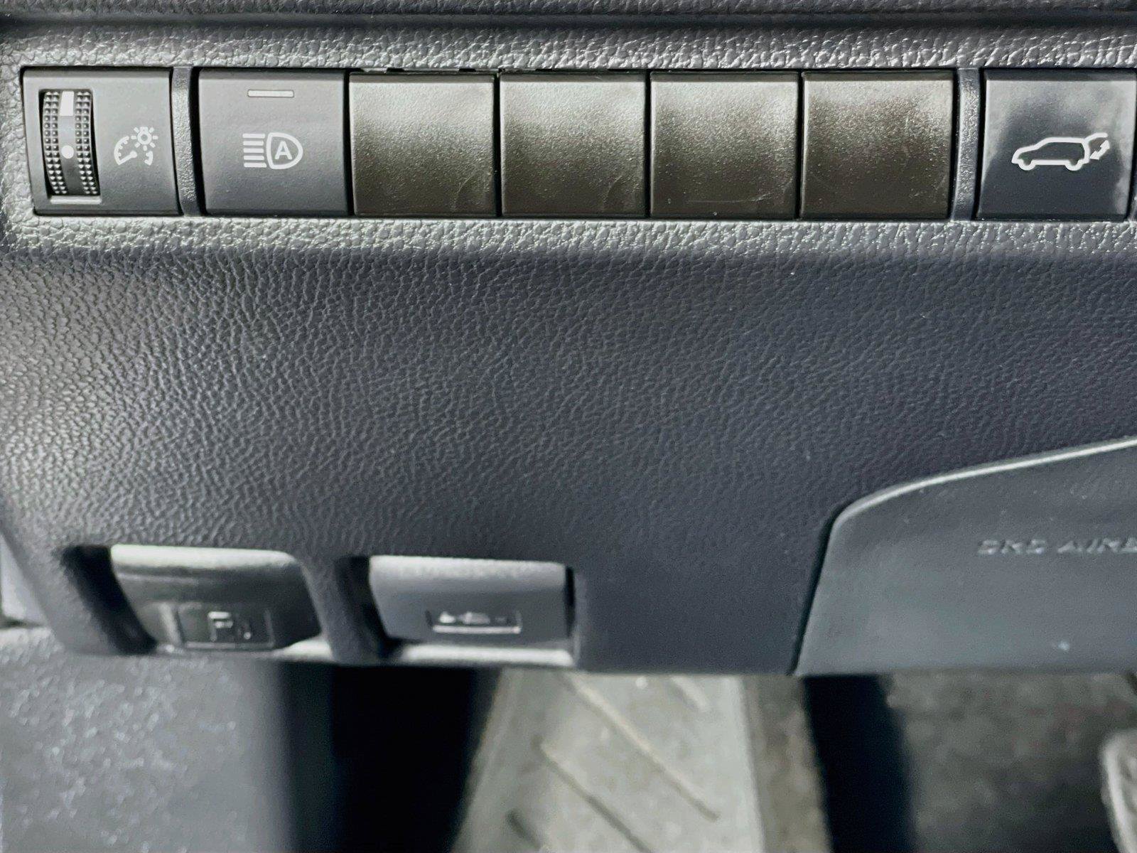 Used 2024 Toyota RAV4 XLE w/ Convenience Package FWD image 13