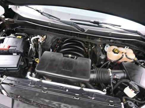 Used 2023 Chevrolet Tahoe LT w/ LT Signature Package image 28