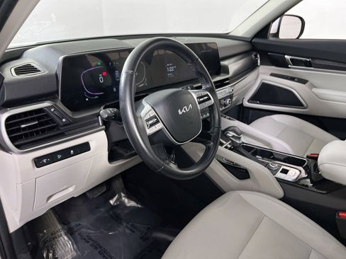 Used 2023 Kia Telluride S w/ S Sunroof Package image 9