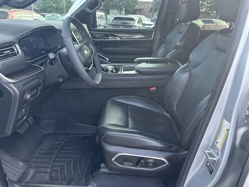 Used 2023 Jeep Wagoneer 4WD w/ Convenience Group I image 10