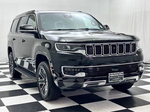 Used 2022 Jeep Wagoneer Series III w/ Convenience Group I image 2