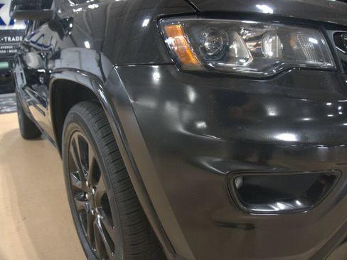Used 2018 Jeep Grand Cherokee Altitude AWD/4WD image 29