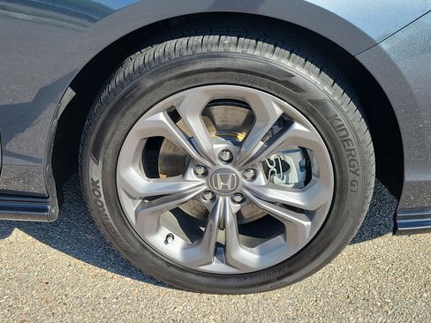 Used 2024 Honda Accord EX-L image 11